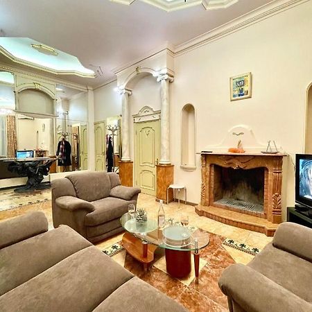 Appartamento Great One Bed Right Near Opera House Kiev Esterno foto