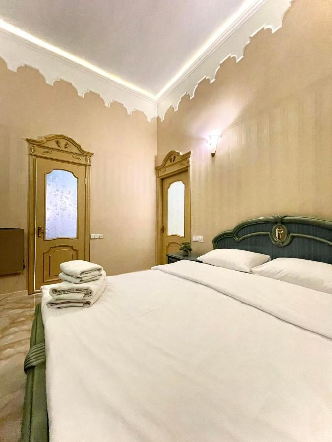 Appartamento Great One Bed Right Near Opera House Kiev Esterno foto