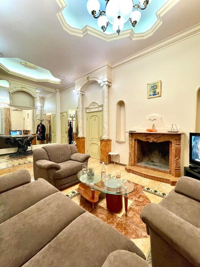 Appartamento Great One Bed Right Near Opera House Kiev Esterno foto